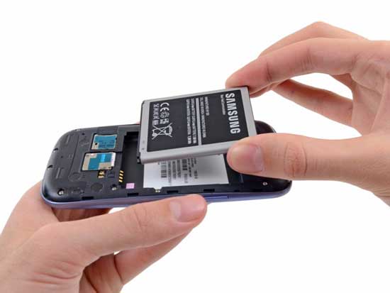 retirer la batterie Samsung pour réparer un Samsung mort